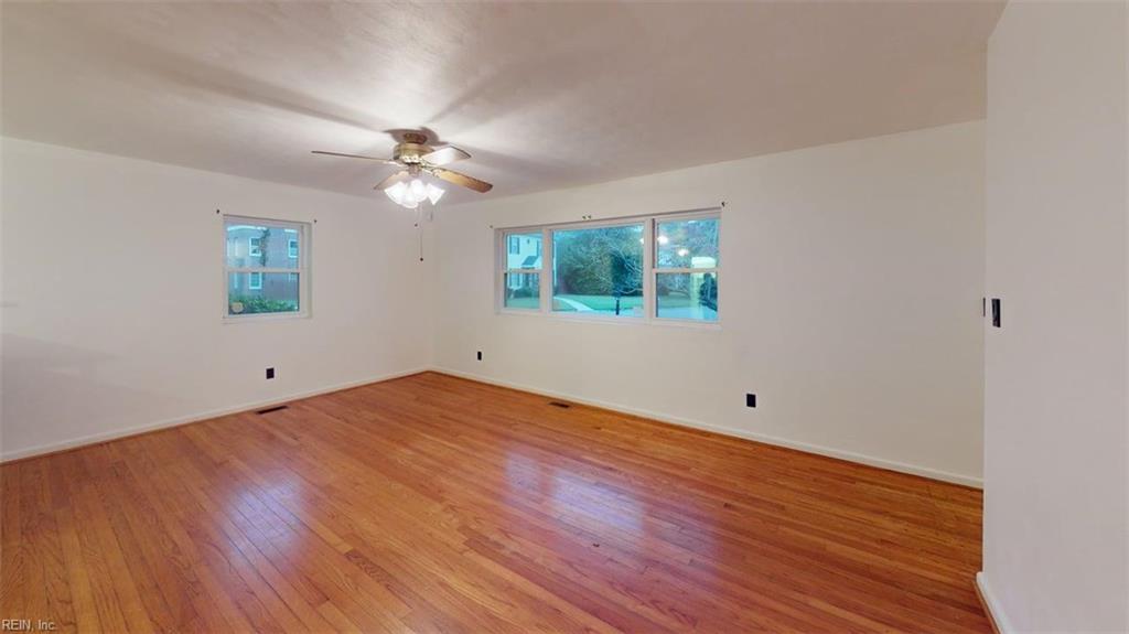 58 College Pl Property Photo 41