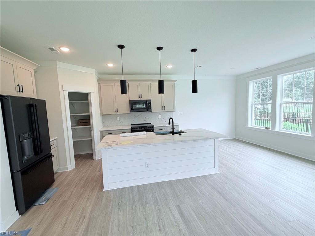 709 Flatrock Ln Property Photo 13