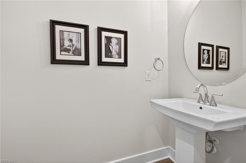 3012 Plymouth Pl Property Photo 8