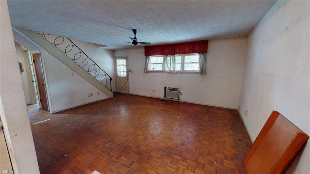 829 Round Bay Cir Property Photo 2