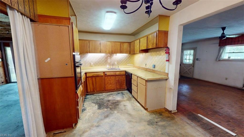 829 Round Bay Cir Property Photo 5