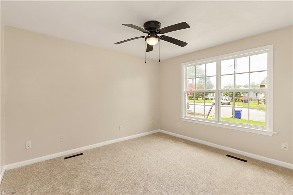 10 Langley Cir Property Photo 14