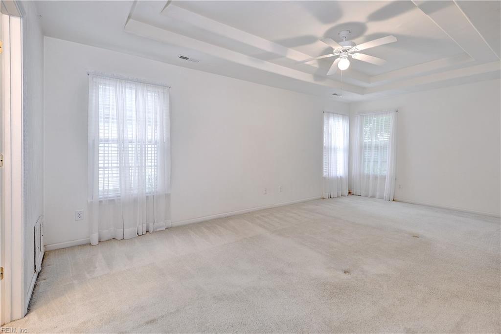135 Waters Edge Dr Property Photo 22