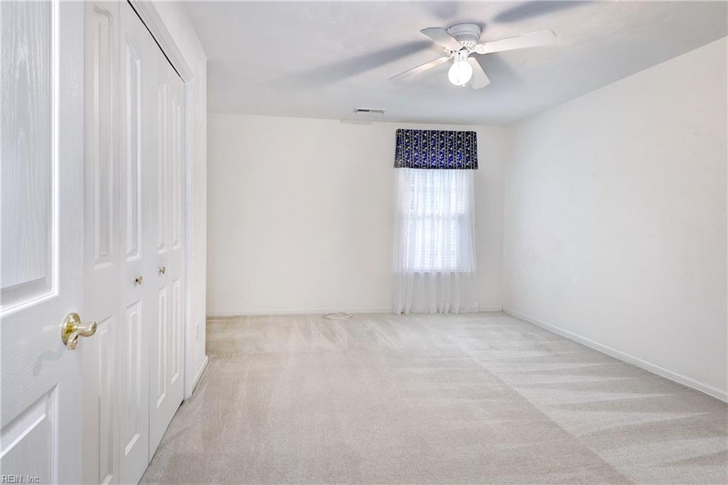 135 Waters Edge Dr Property Photo 27
