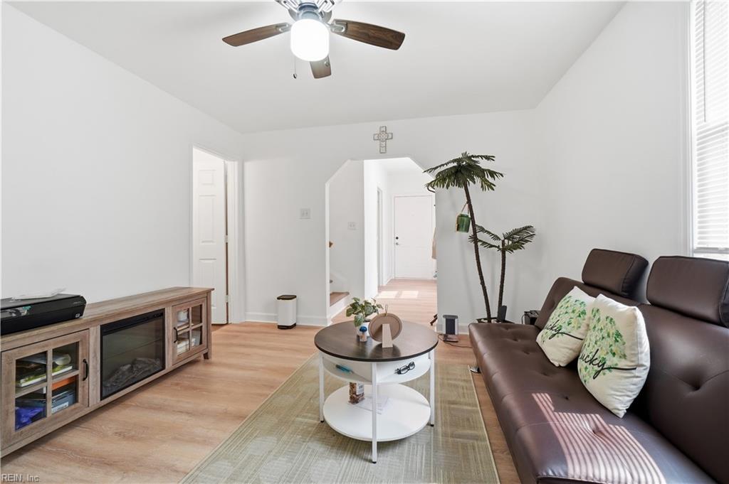 120 Forrest Ave Property Photo 4