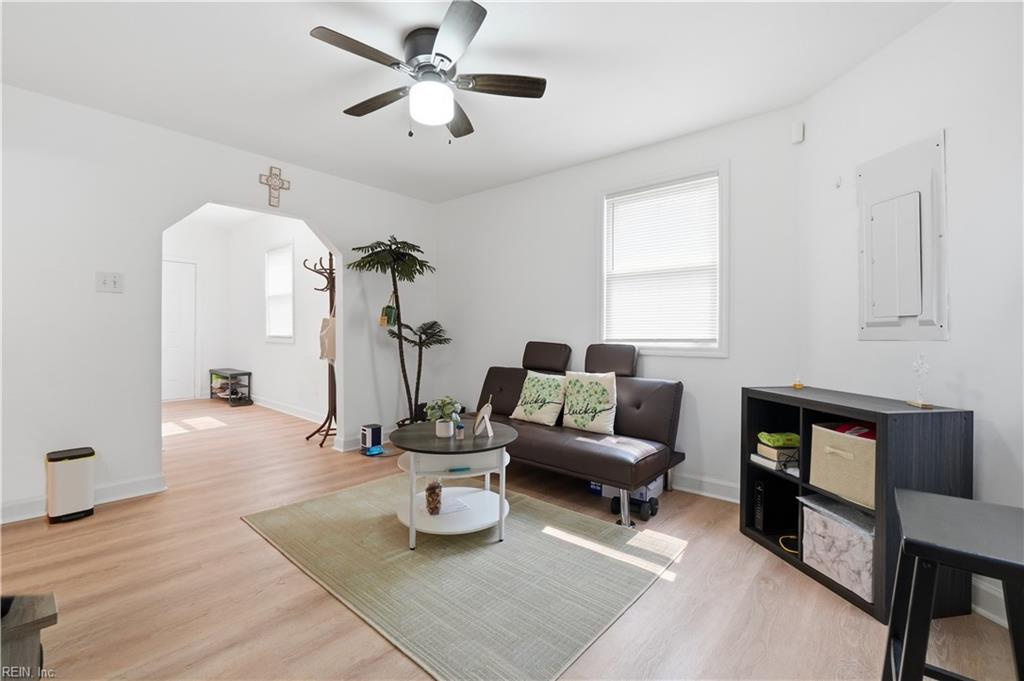 120 Forrest Ave Property Photo 7