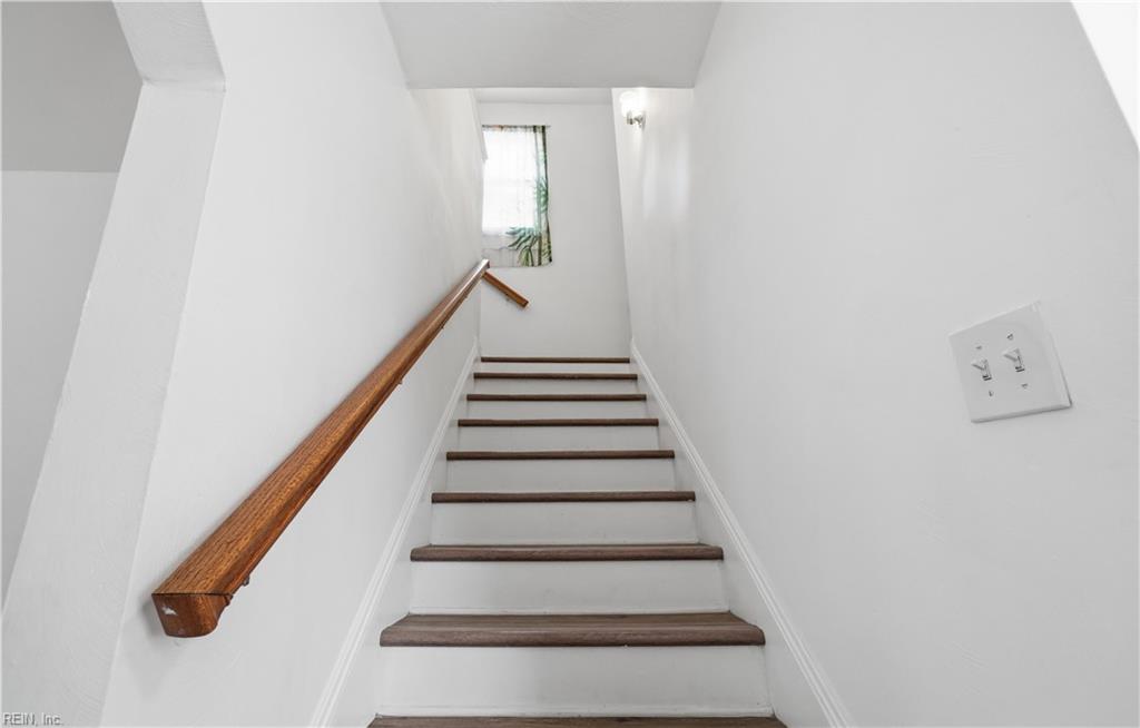 120 Forrest Ave Property Photo 23