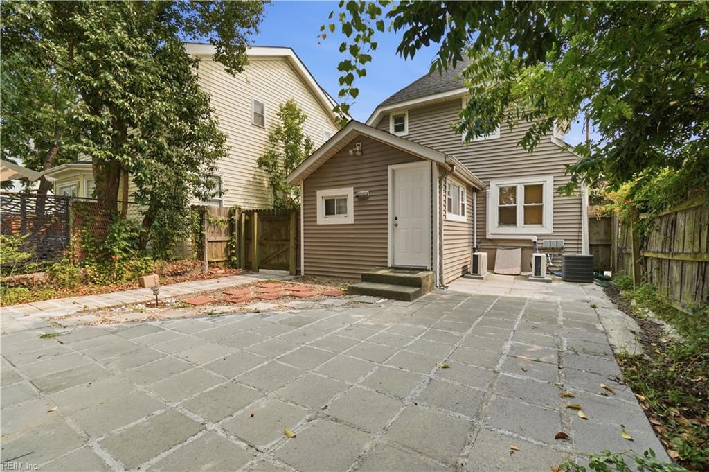 120 Forrest Ave Property Photo 34