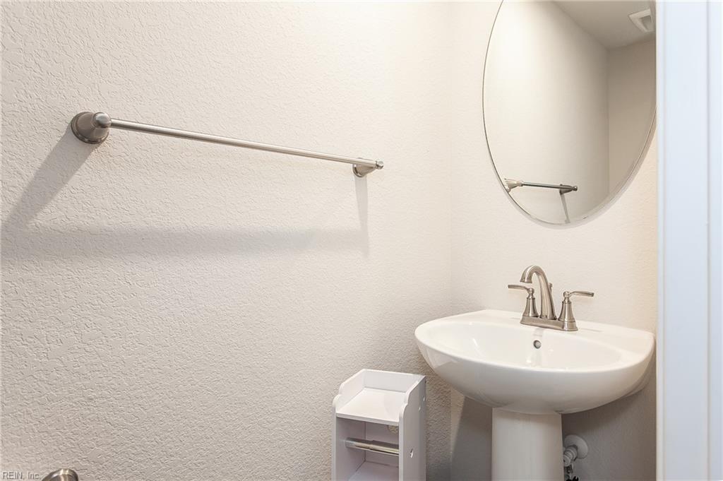 4122 Riverside Dr Property Photo 4