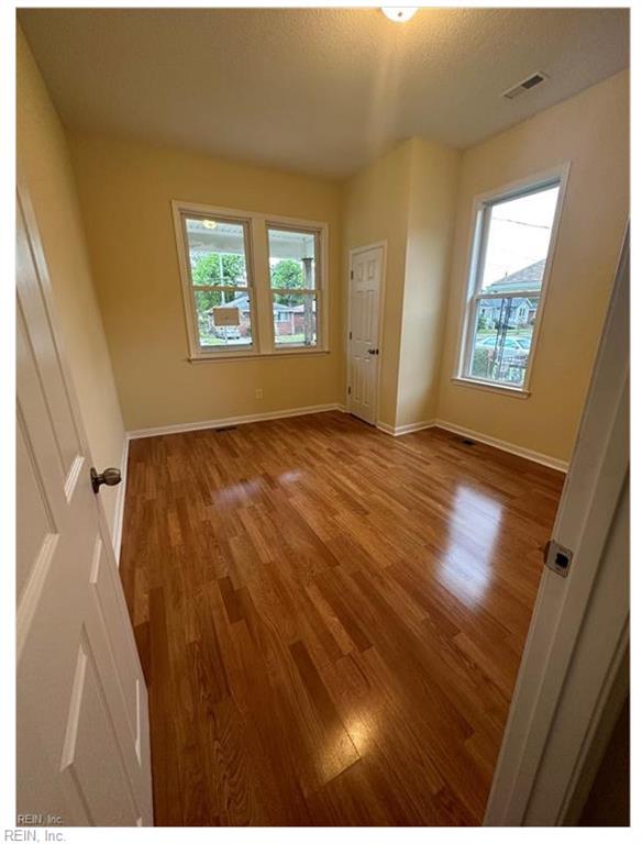 2714 Kimball Ter Property Photo 3