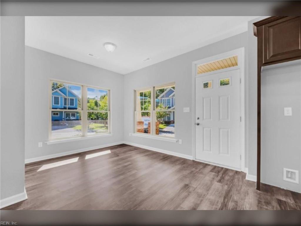 200 Seasons Cir Property Photo 2