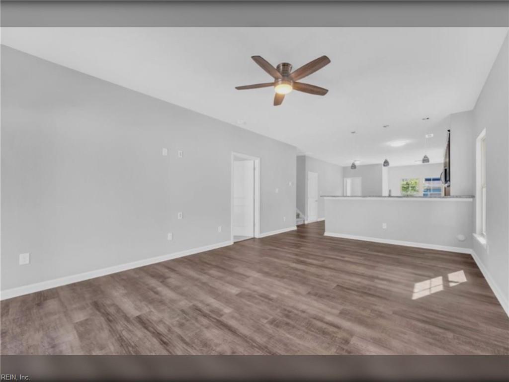200 Seasons Cir Property Photo 3