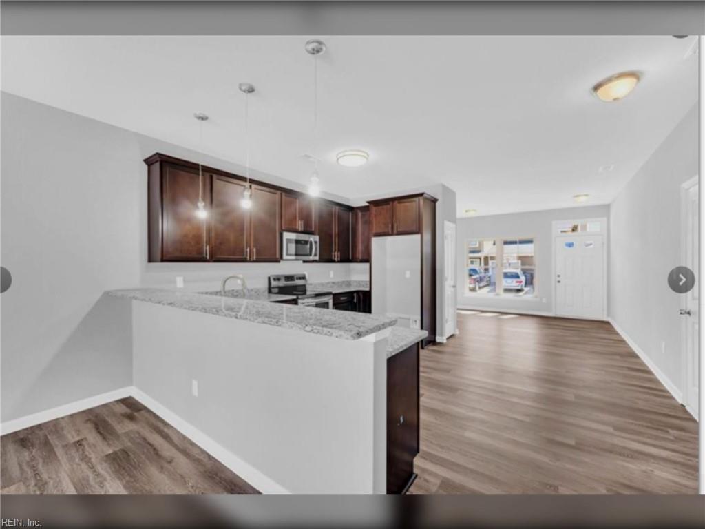 200 Seasons Cir Property Photo 7