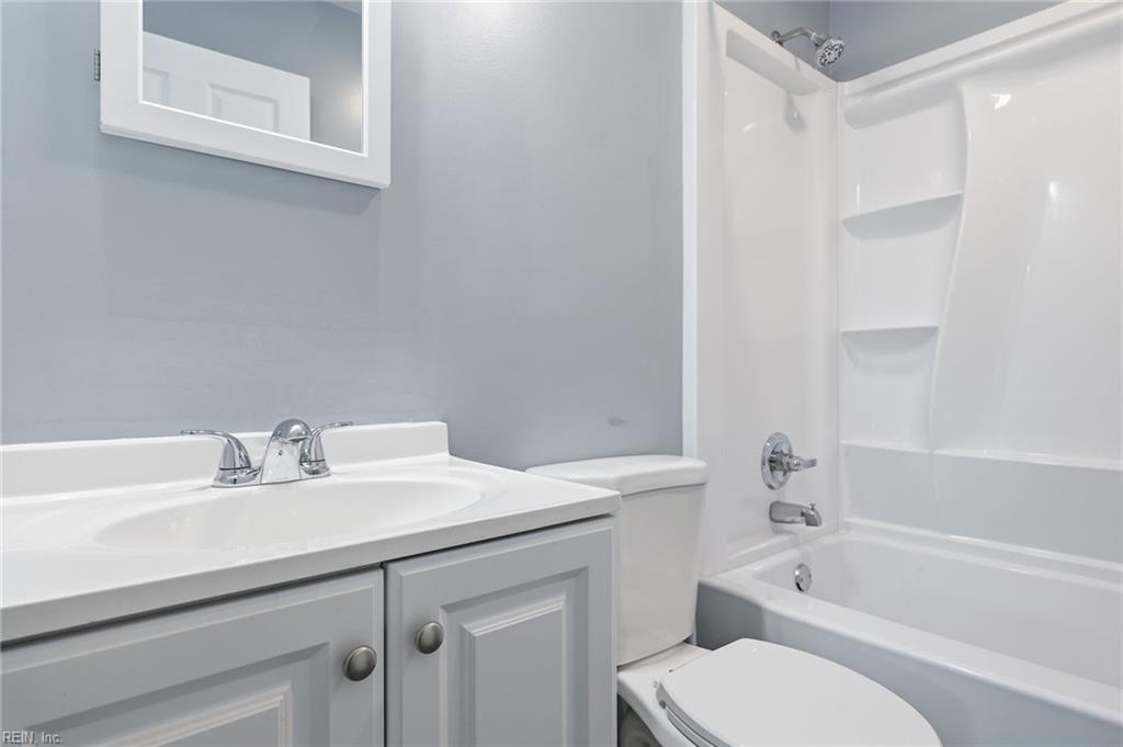 1421 Ardmore Cir Property Photo 18