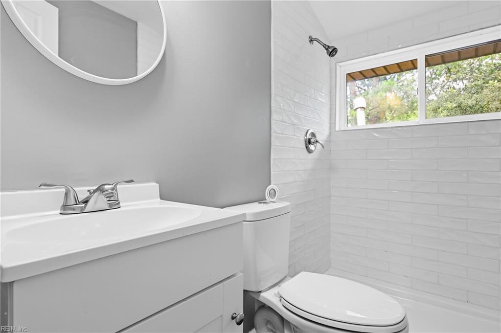 1421 Ardmore Cir Property Photo 24