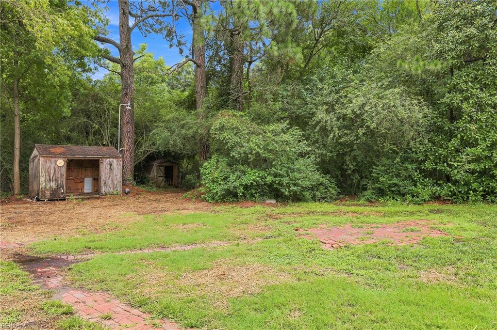 1421 Ardmore Cir Property Photo 27