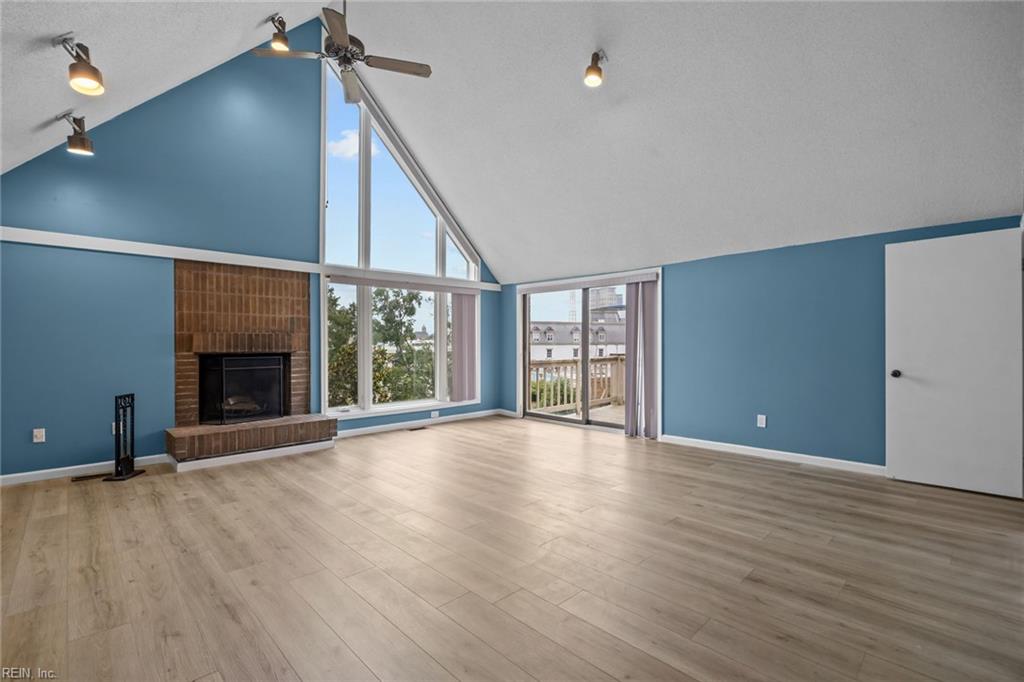 696 Mowbray Arch Property Photo 1