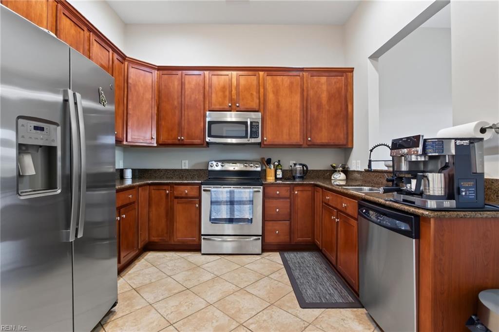 670 Town Center Dr Property Photo 3