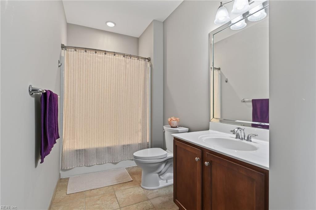 670 Town Center Dr Property Photo 15