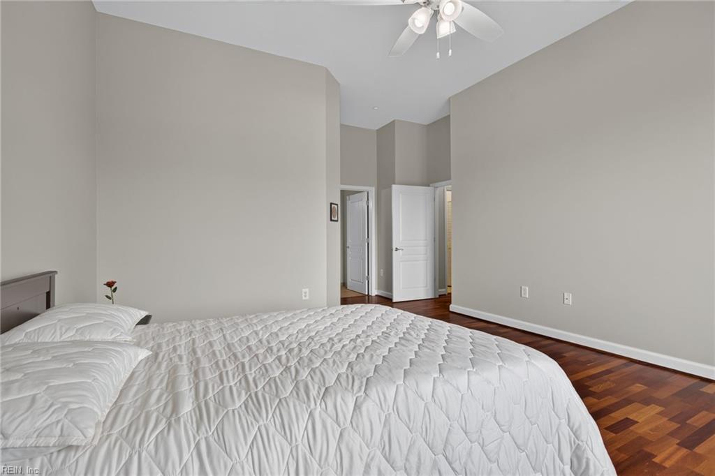 670 Town Center Dr Property Photo 18