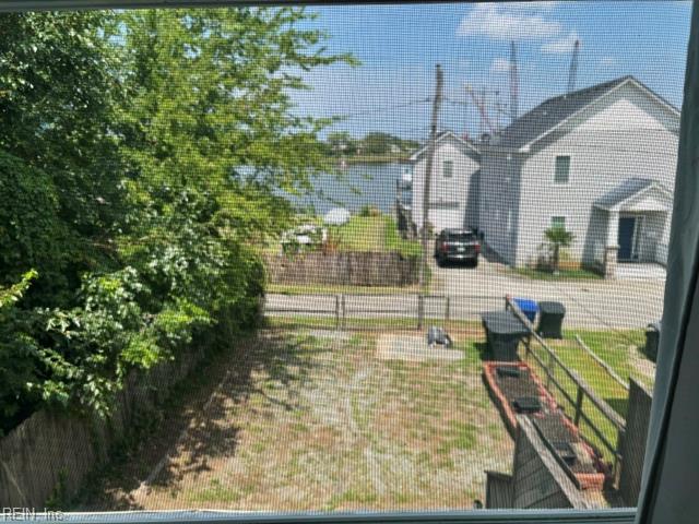 1524 Mathews Ter Property Photo 18
