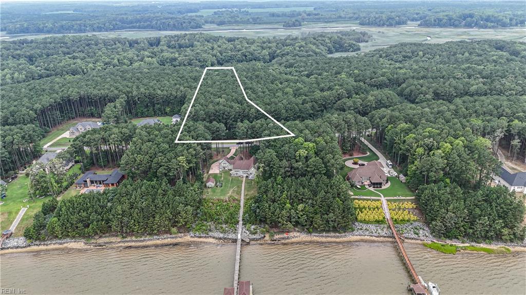 1220 Lawnes Neck Dr Property Photo 2