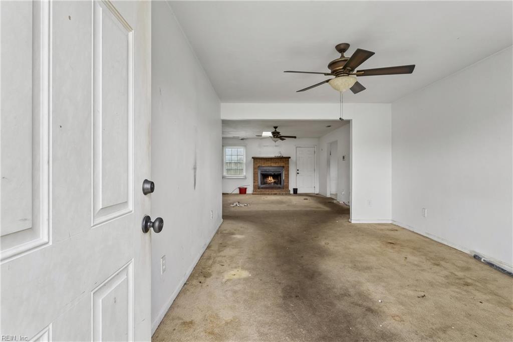 1012 Sir Gawaine Dr Property Photo 4