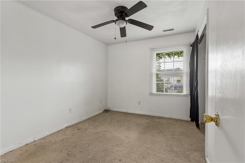 1012 Sir Gawaine Dr Property Photo 9