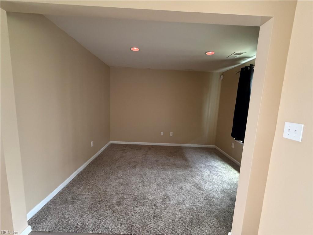 4376 Pickney Ln Property Photo 3
