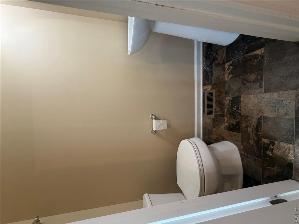 4376 Pickney Ln Property Photo 11