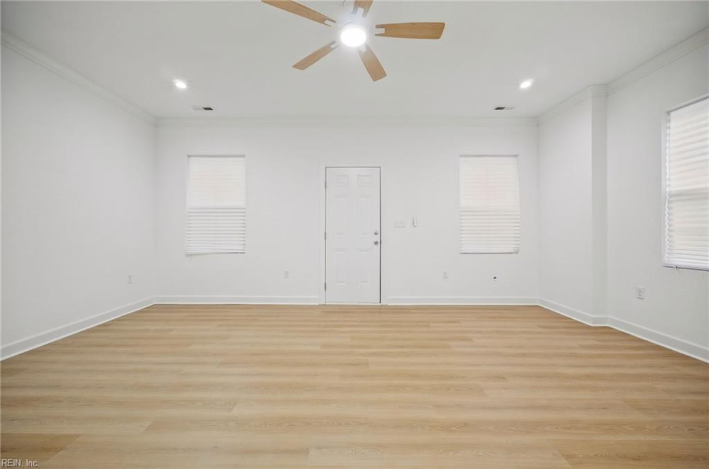 2144 Oregon Ave Property Photo 3