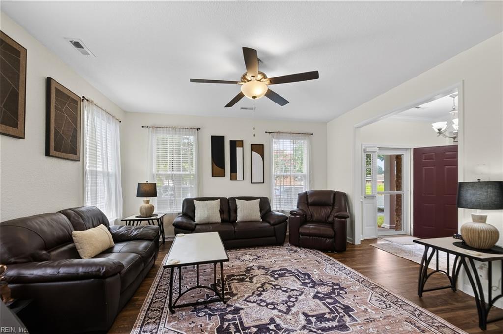 1115 Warrington Blvd Property Photo 4
