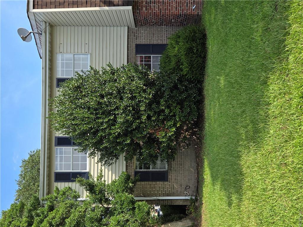 101 Hampstead Ct Property Photo 2