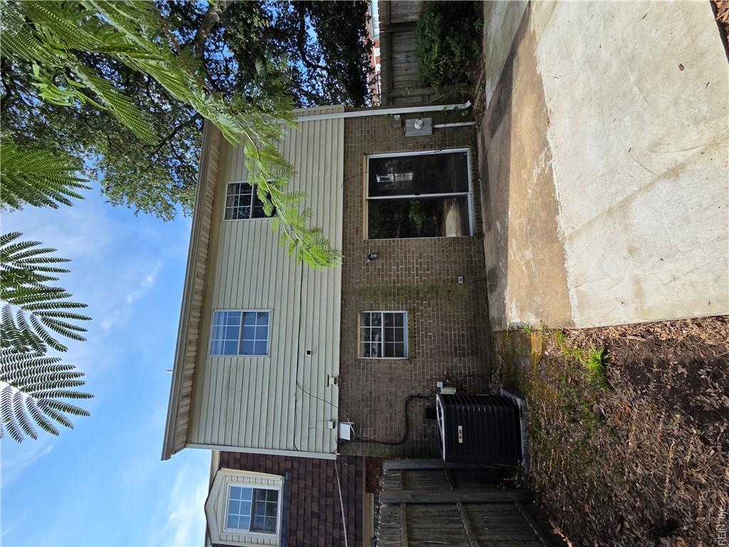 101 Hampstead Ct Property Photo 3