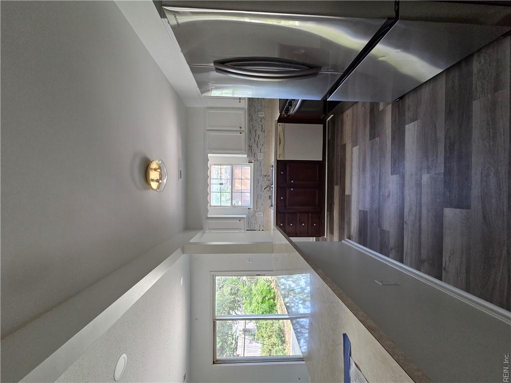 101 Hampstead Ct Property Photo 12