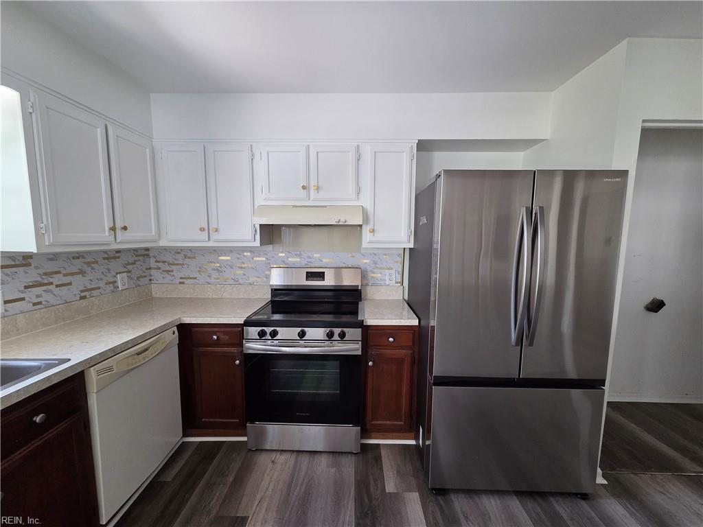 101 Hampstead Ct Property Photo 13