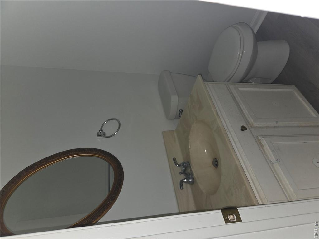 101 Hampstead Ct Property Photo 15