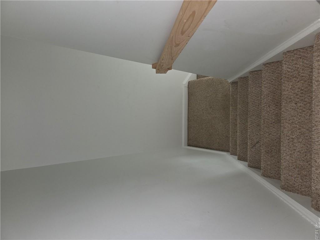 101 Hampstead Ct Property Photo 17