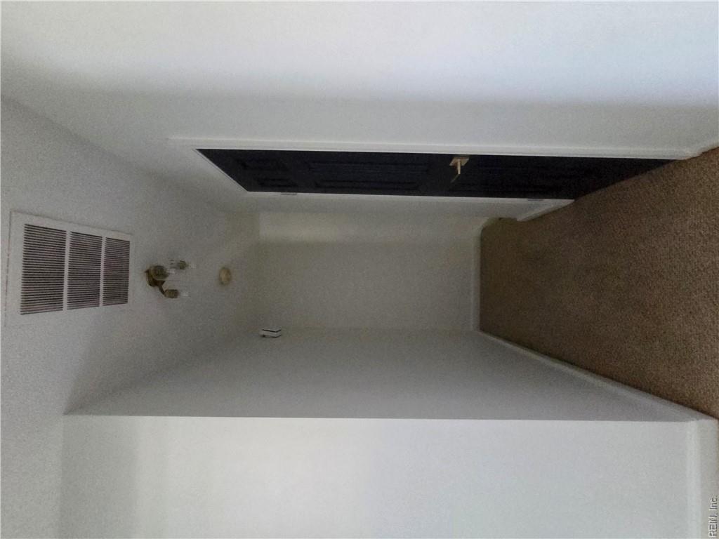 101 Hampstead Ct Property Photo 20