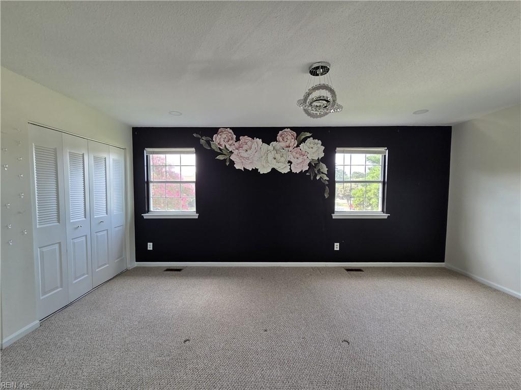 101 Hampstead Ct Property Photo 25
