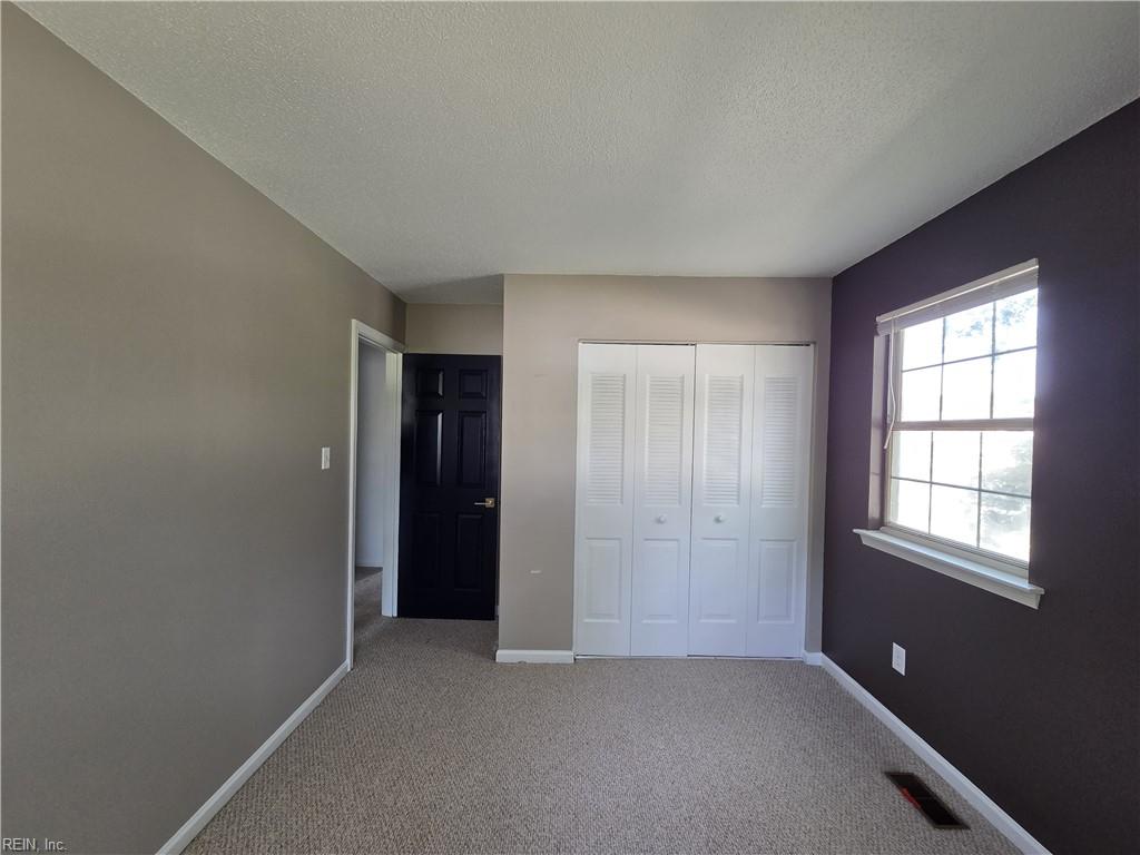 101 Hampstead Ct Property Photo 32