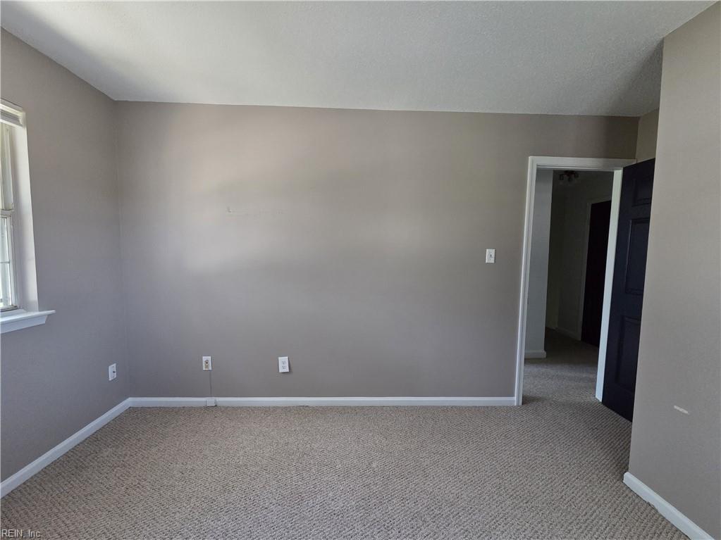 101 Hampstead Ct Property Photo 35