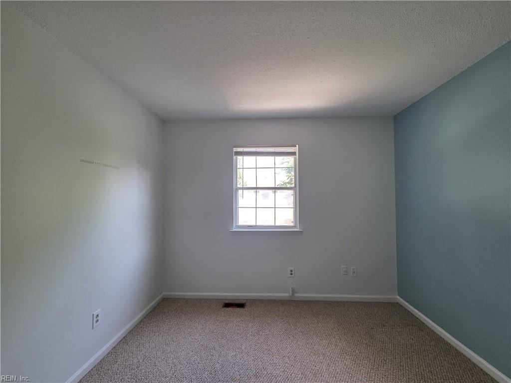 101 Hampstead Ct Property Photo 39