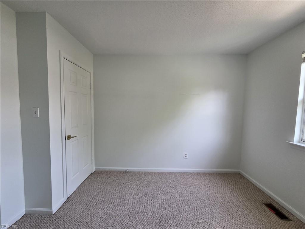 101 Hampstead Ct Property Photo 40