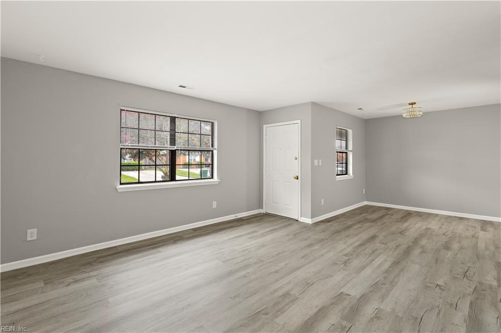 6104 Bradford Dr Property Photo 6
