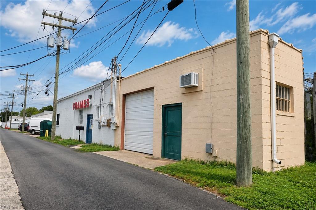 9616 Hosier St Property Photo 1