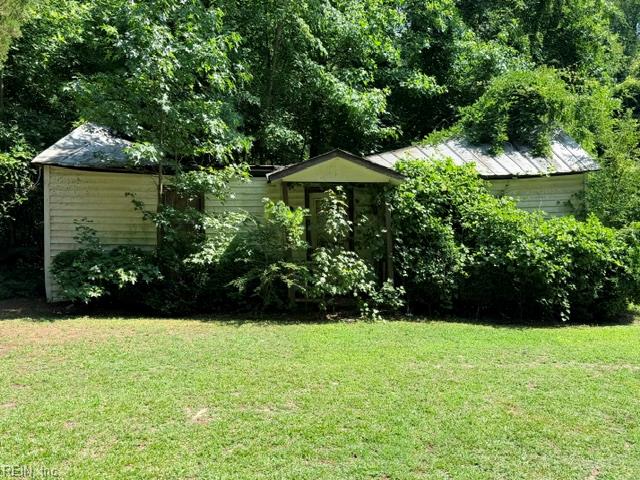 127 Bryan Ave Property Photo 2