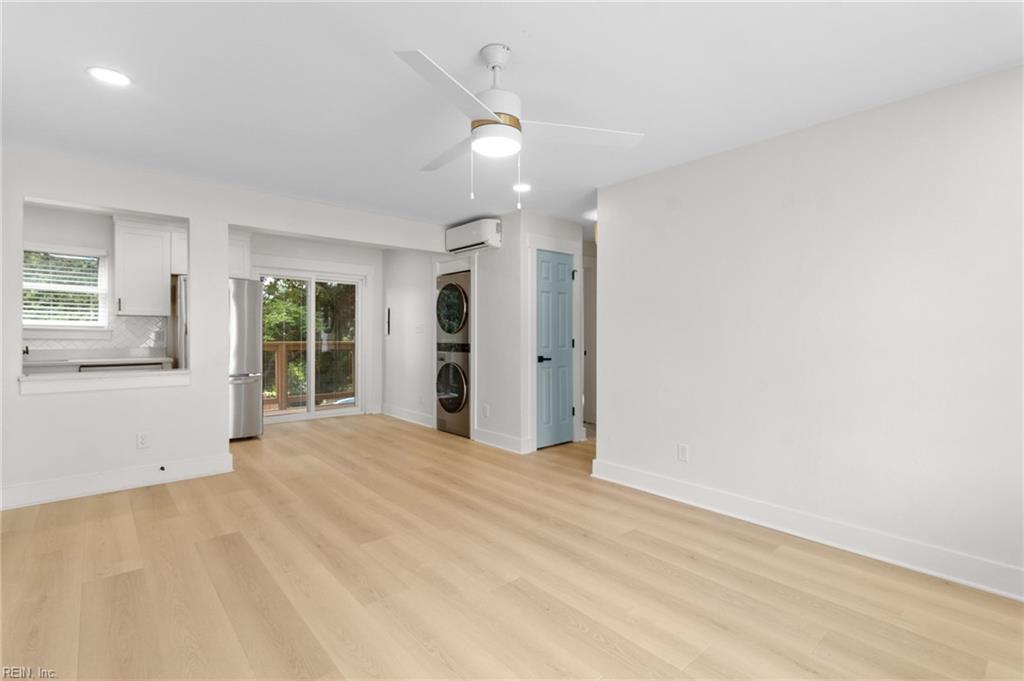 9600 2nd Bay St Property Photo 3