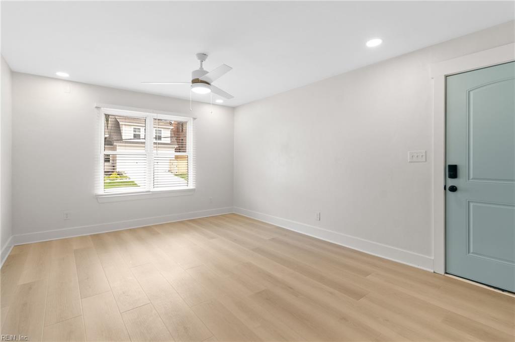 9600 2nd Bay St Property Photo 8