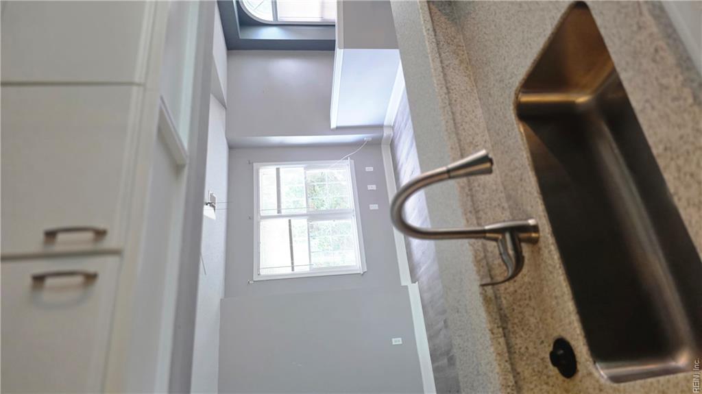 5324 Lake Victoria Arch Property Photo 6